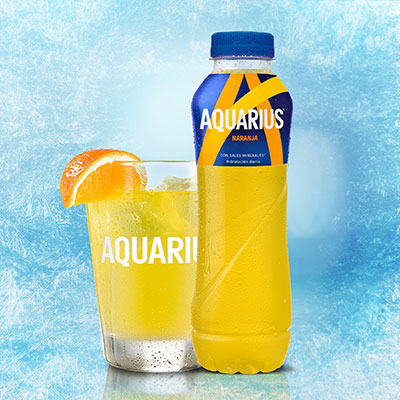 Aquarius Naranja botella 500ml_vaso_azul-min