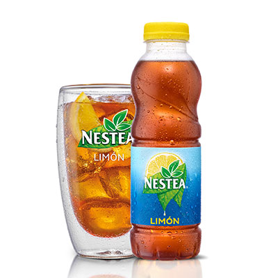 Nestea Té Negro Limón botella 500ml_vaso_blanco