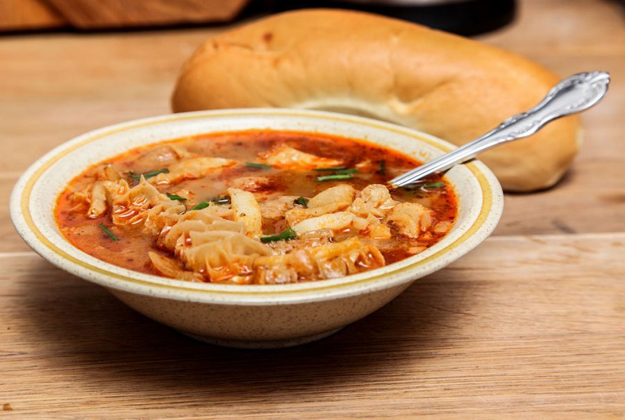 cazuela de los típicos callos a la madrileña